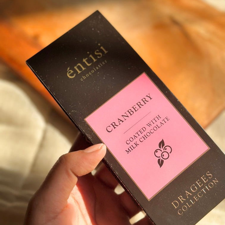 Cranberry coated with milk chocolate - LemonadeHome