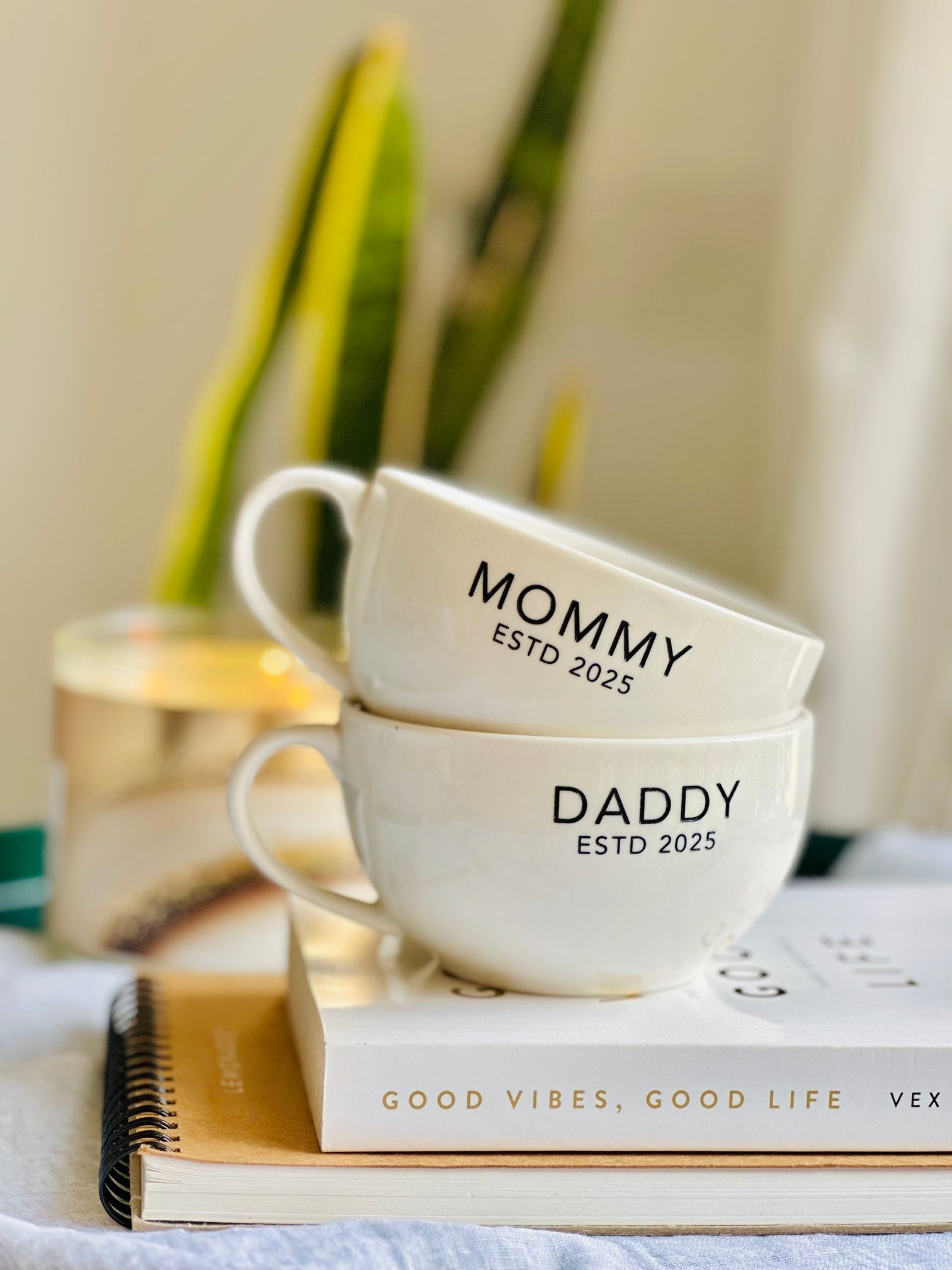 Couple's white ceramic mugs with custom 'Mommy' and 'Daddy' prints, Gift set of Mommy and Daddy personalized coffee mugs