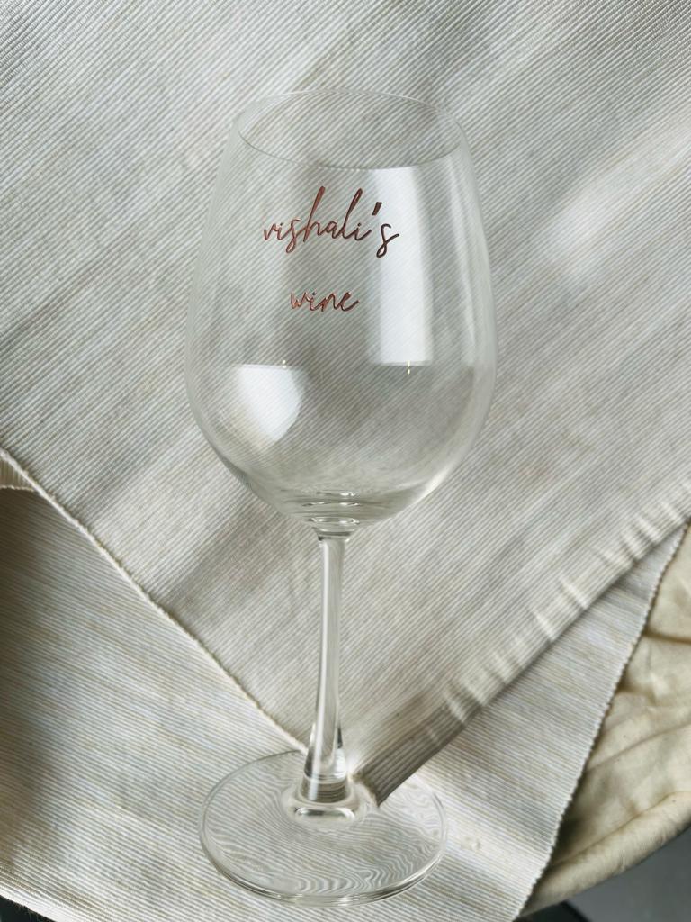 Minimalist clear wine glass pair with professional custom engraving