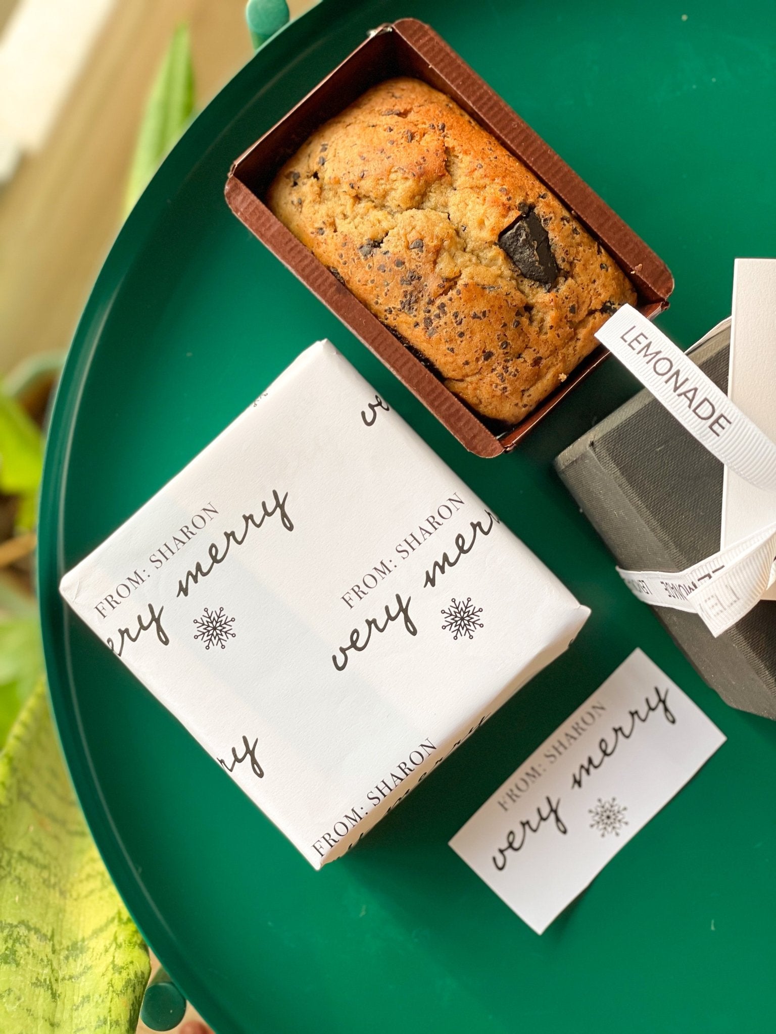 Personalized Gift Wrapping Sheets - Very Merry - Set of 10 - LemonadeStationery