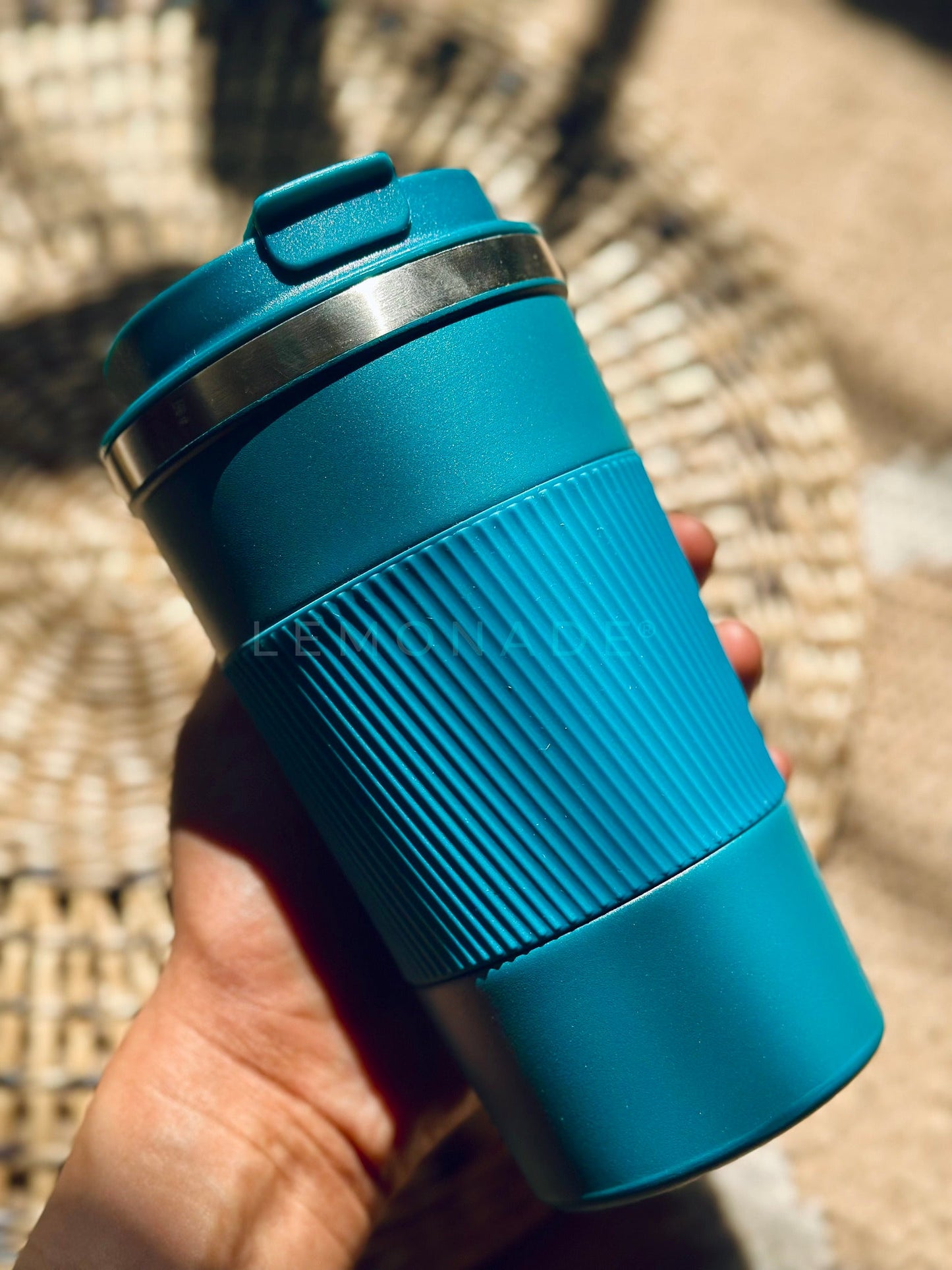 Durable and lightweight, perfect for daily use or travel.