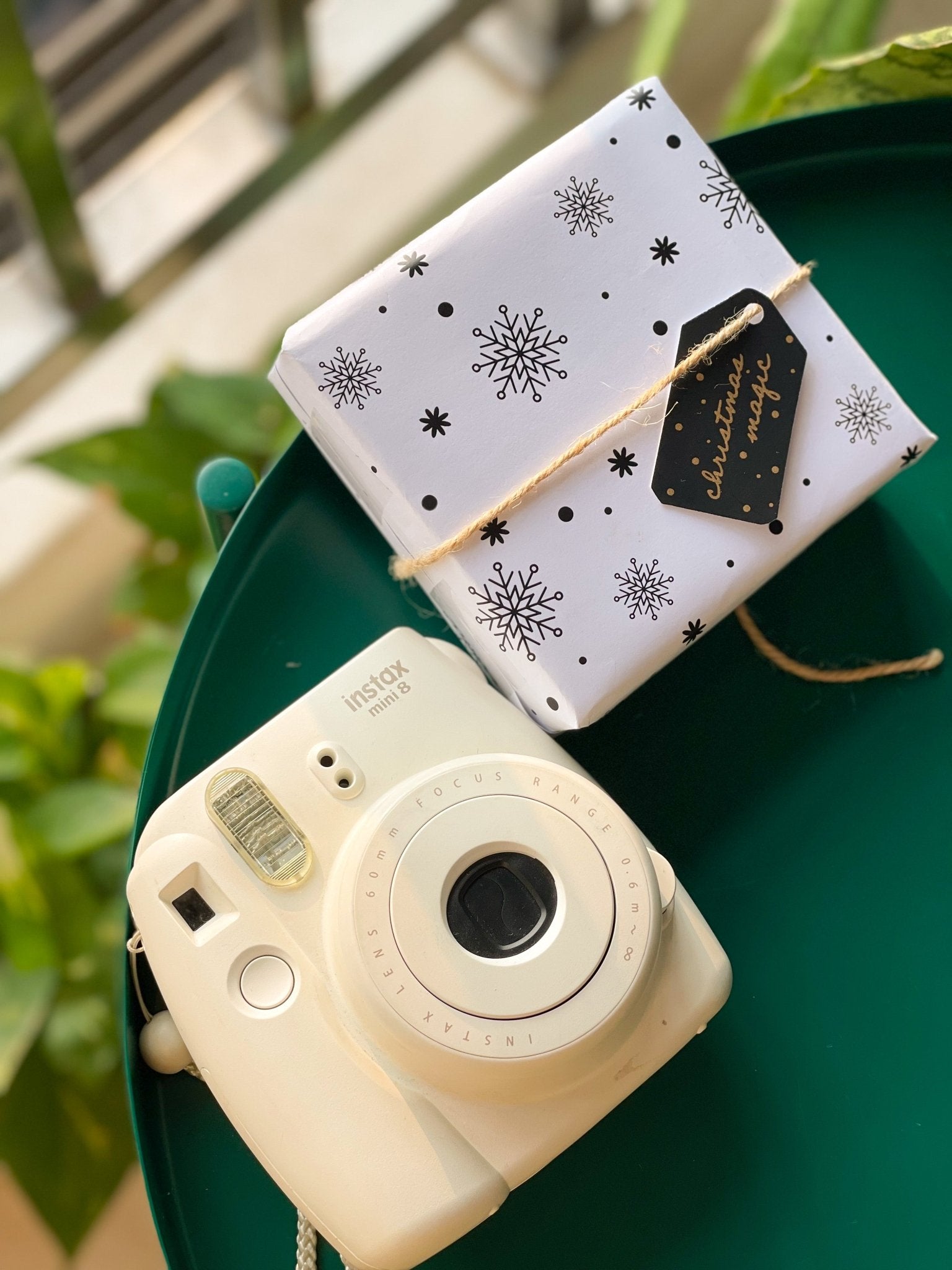 Pre Design - Christmas Gift Wrapping Sheets - Snowflakes - Black & White - Set of 10 - LemonadeStationery