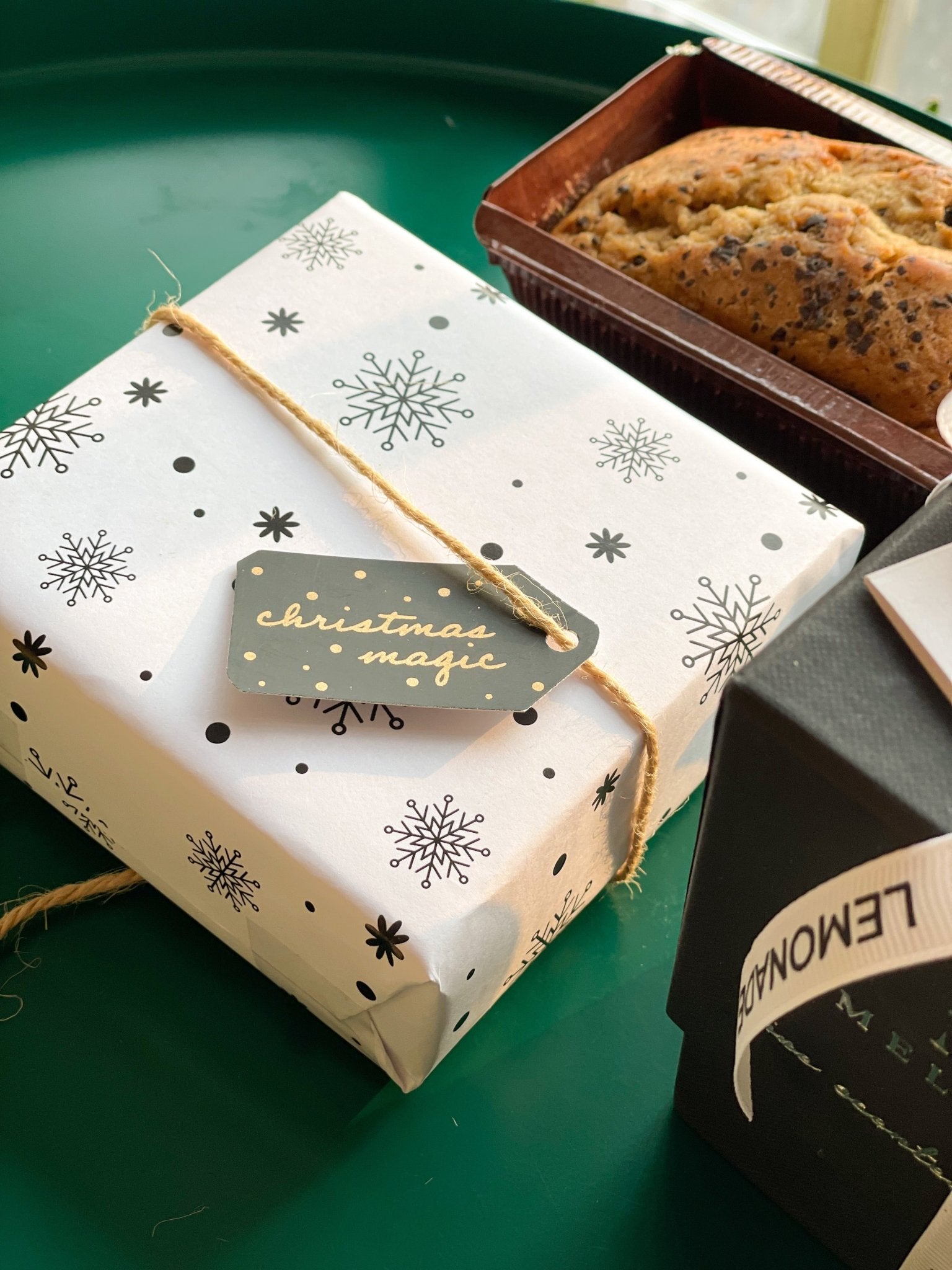 Pre Design - Christmas Gift Wrapping Sheets - Snowflakes - Black & White - Set of 10 - LemonadeStationery