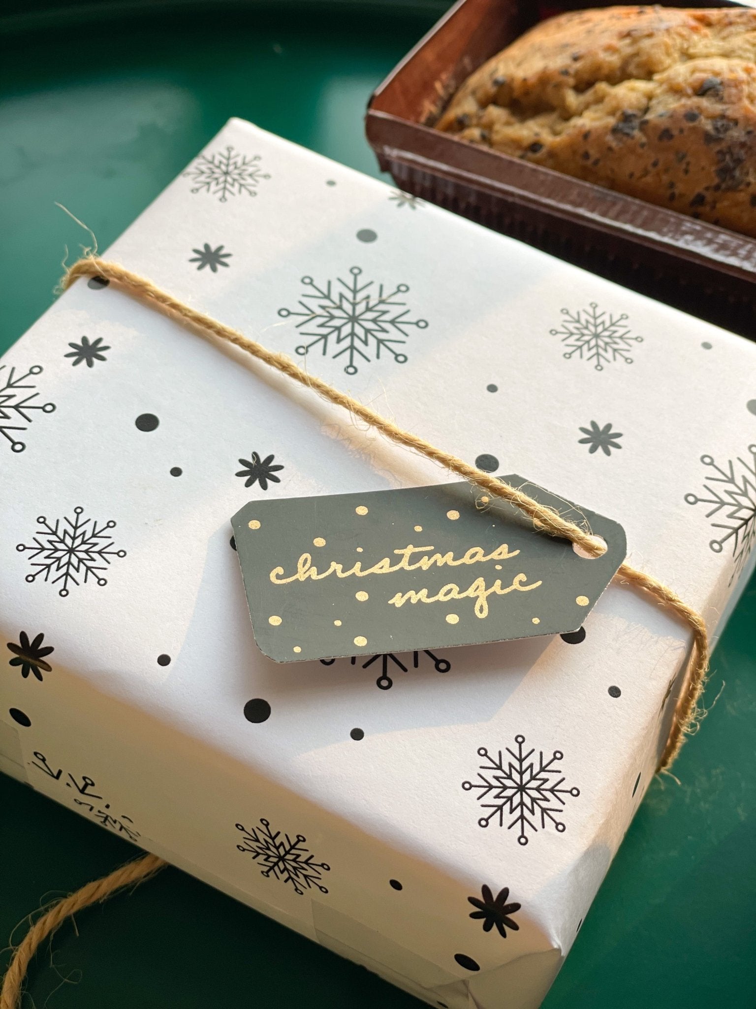 Pre Design - Christmas Gift Wrapping Sheets - Snowflakes - Black & White - Set of 10 - LemonadeStationery