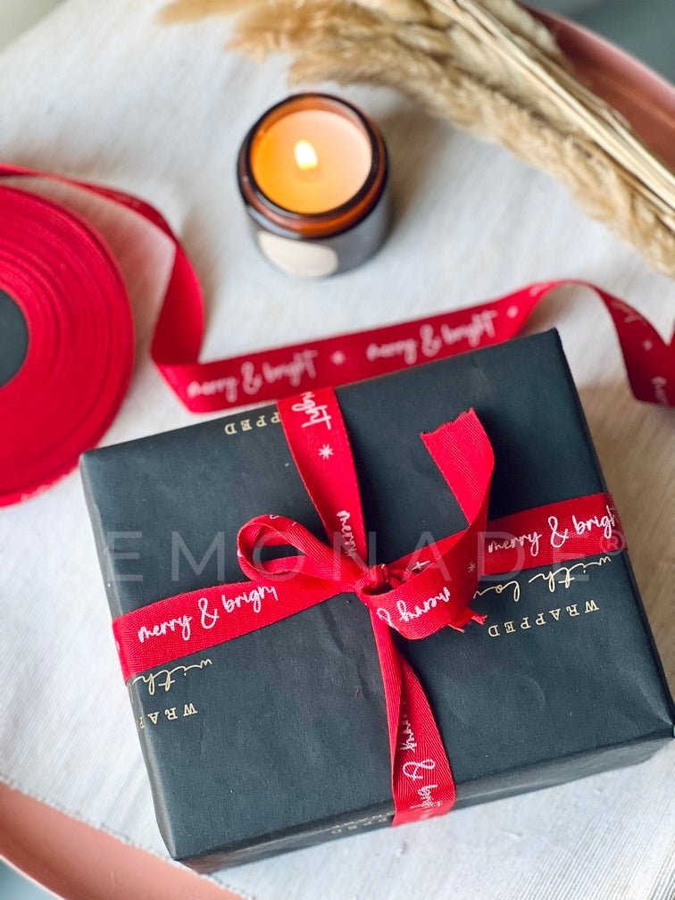 Pre-designed twill festive ribbon with printed designs for gift wrapping and decorations.
Merry & Bright - LemonadeStationery