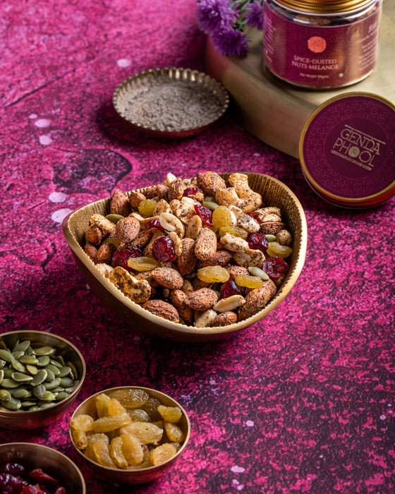 Spice - dusted Nuts melange - LemonadeHome