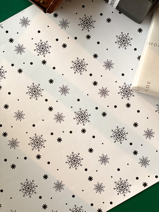 Christmas Gift Wrapping Sheets - Snowflakes - Black & White - Set of 10