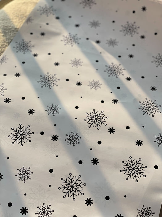Pre Design - Christmas Gift Wrapping Sheets - Snowflakes - Black & White - Set of 10